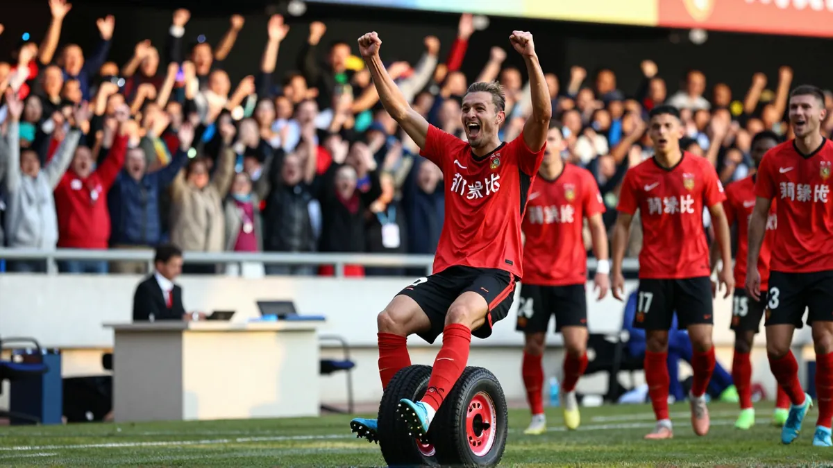Qingdao Hainiu lose 2-3 at home to Zhejiang as Mitrita scores twice